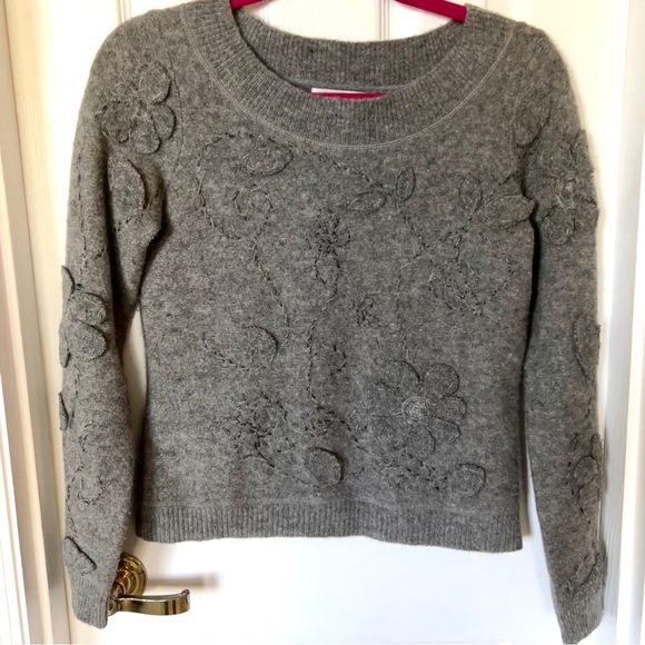 **SOLD** Nine West Flower Patch Gray Wool Embroidered Sweater - Picture 12 of 12